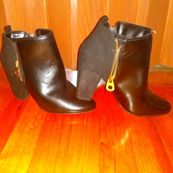 New size 8 booties black - Picture 1 of 4